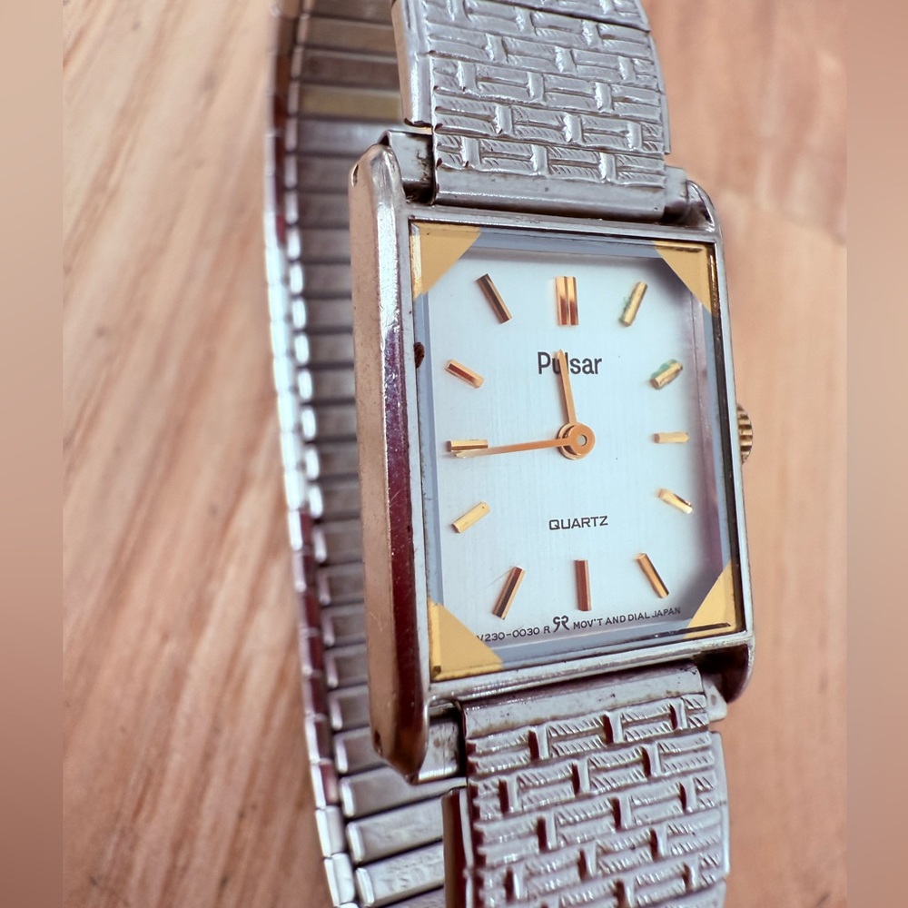 Vintage pulsar rectangular silver tone expansion bracelet watch NEW BATTERY